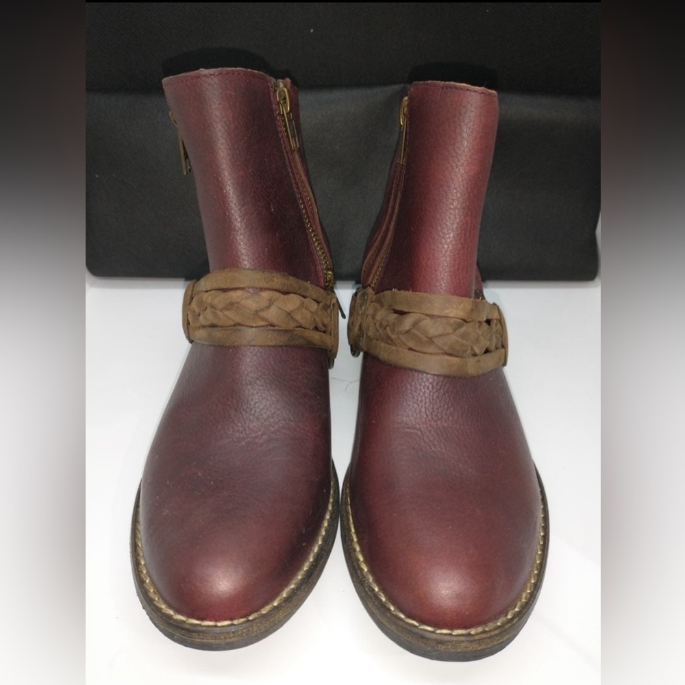 Very Volatile Boots 8.5 - Picture 2 of 3